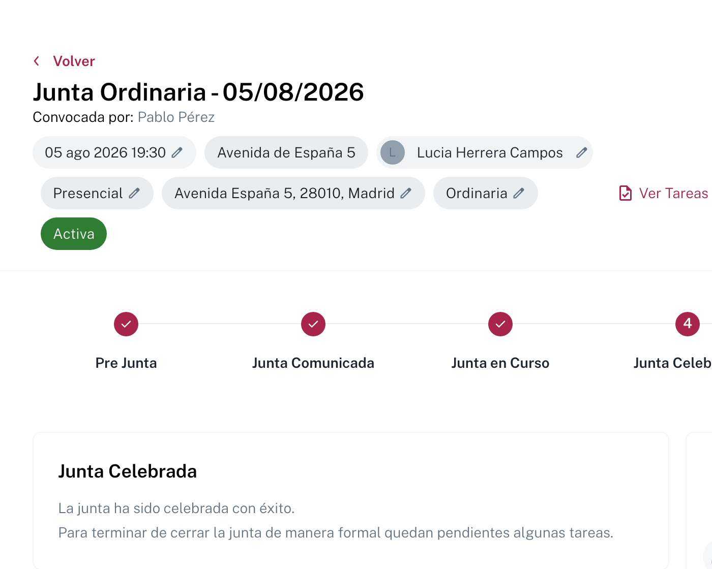 La ficha de la junta: las etiquetas editables de fecha, lugar, presidencia, modalidad y tipo, y debajo la barra de etapas de cinco etapas